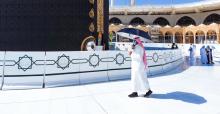 saudi-male-wearing-a-mask-on-mosque-visit.jpg